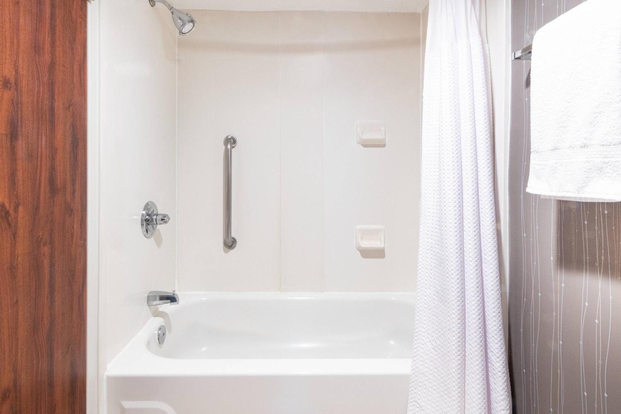 Hotel Courtyard By Marriott Bloomington Esterno foto