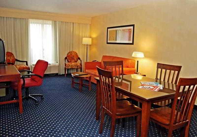 Hotel Courtyard By Marriott Bloomington Ristorante foto